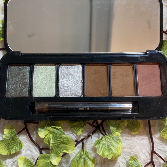 Random eyeshadow pallets - Picture 6 of 12